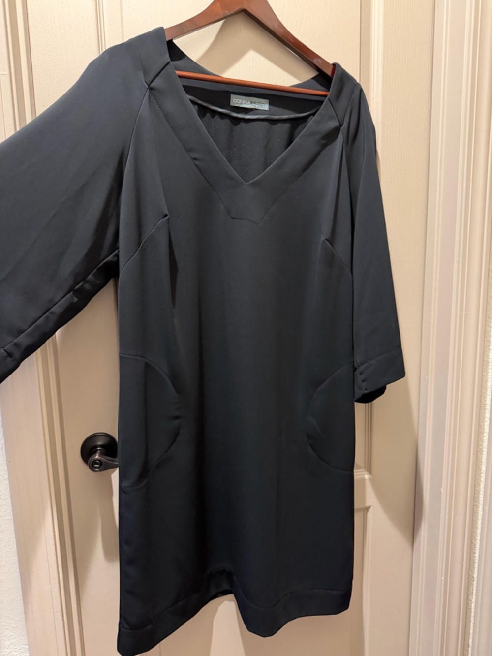 Donna Morgan Black V-Neck Shift with Three-Quarter Sleeves